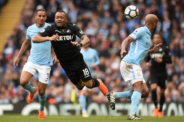 队中赢得了 队中赢得了